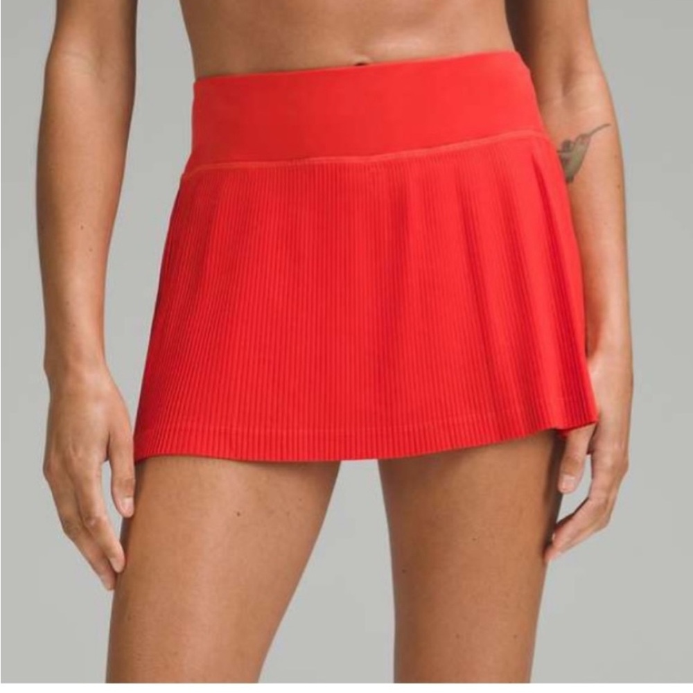 Lululemon pleated skirt in Hot Heat size 6